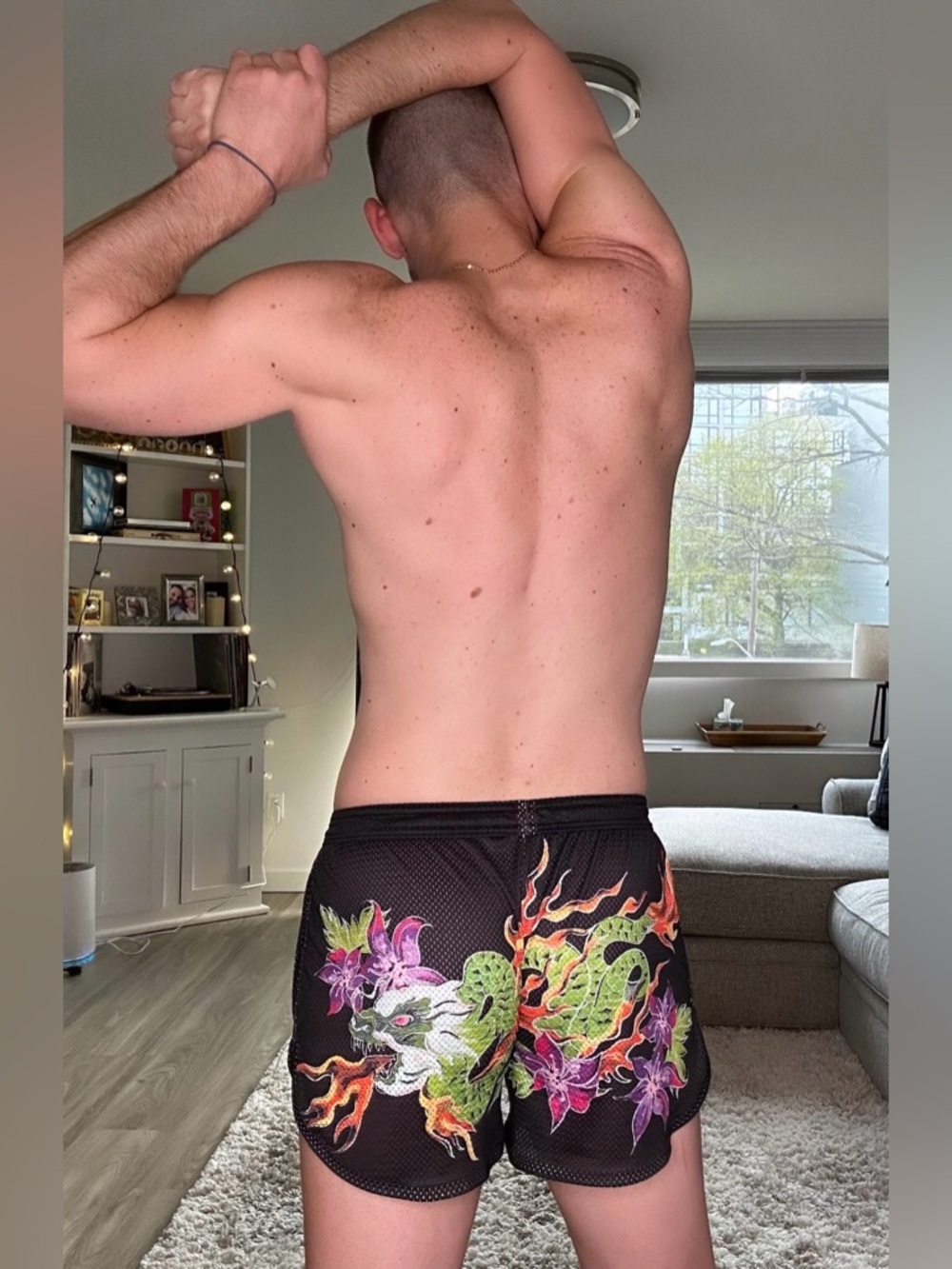 Skull & Bones | Hand Painted Mesh Shorts in Black (Medium) - Picture 15 of 16
